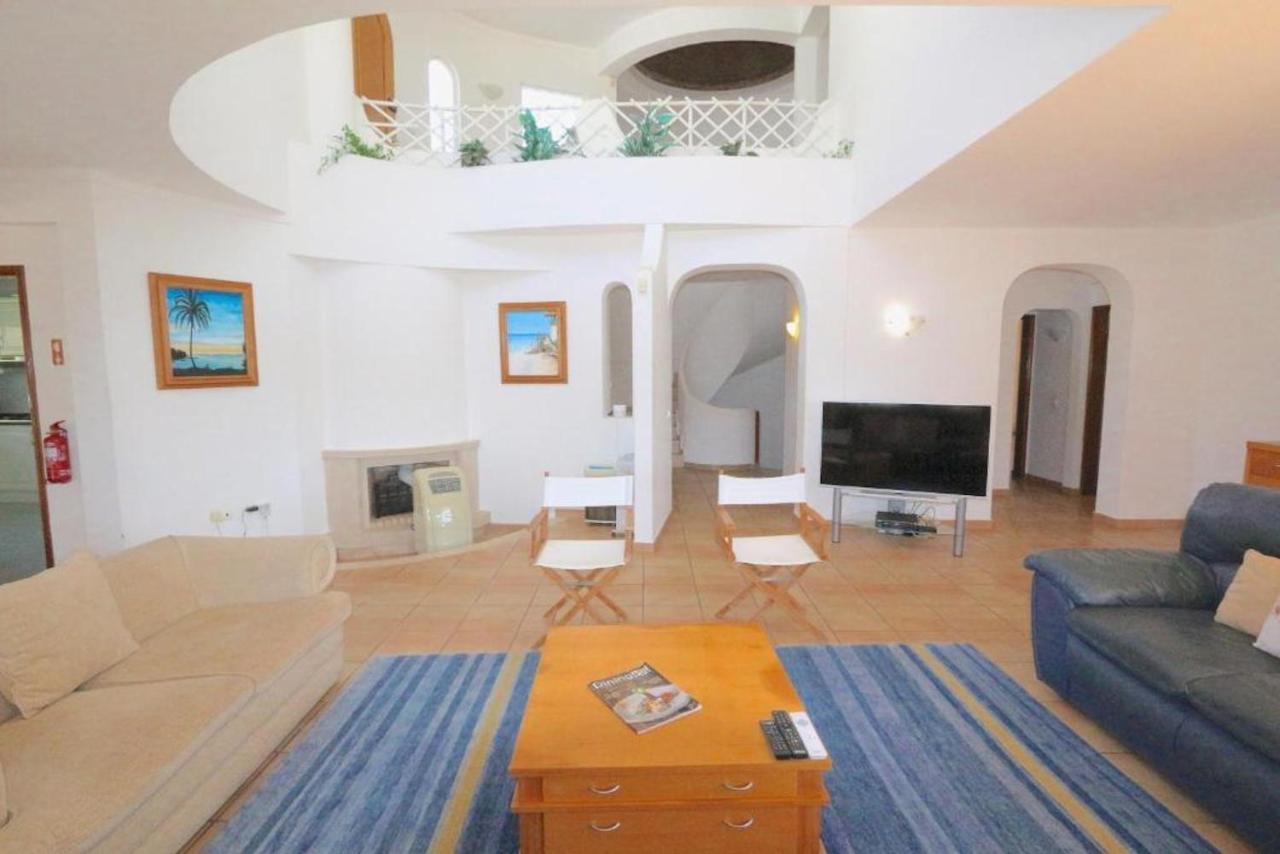 Traditional Portuguese Villa 5 Bedrooms Villa Girassol Prime Location Close To Restaurants Bars Vilamoura Quarteira Bagian luar foto