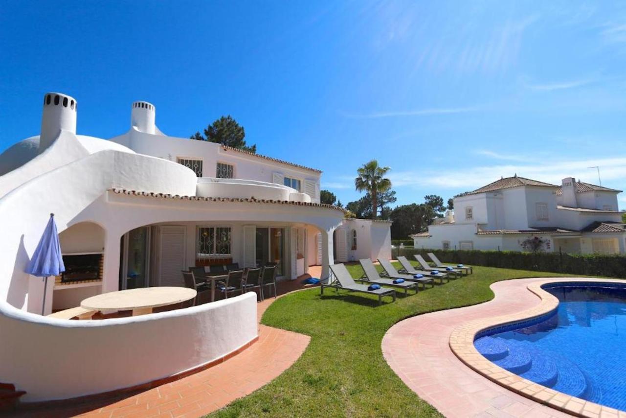 Traditional Portuguese Villa 5 Bedrooms Villa Girassol Prime Location Close To Restaurants Bars Vilamoura Quarteira Bagian luar foto