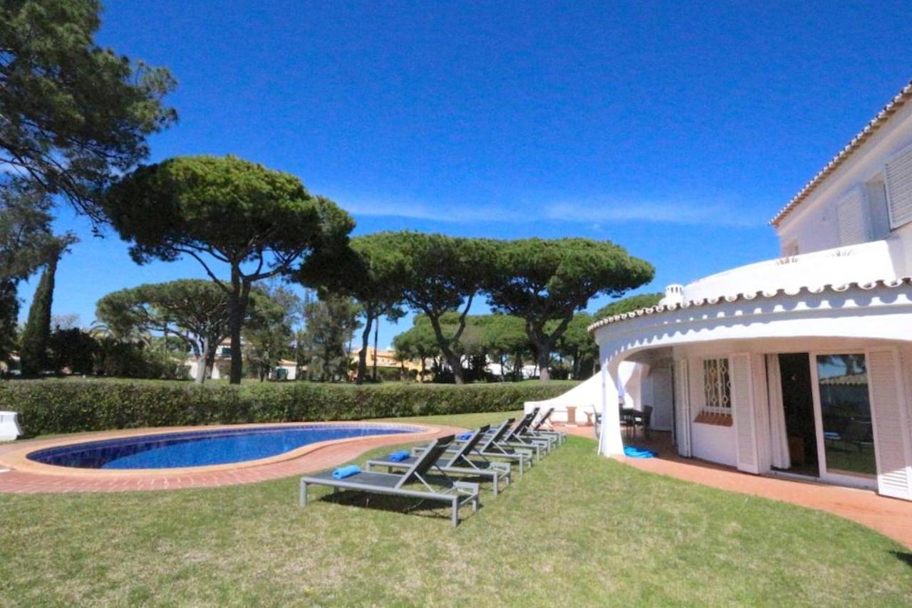 Traditional Portuguese Villa 5 Bedrooms Villa Girassol Prime Location Close To Restaurants Bars Vilamoura Quarteira Bagian luar foto