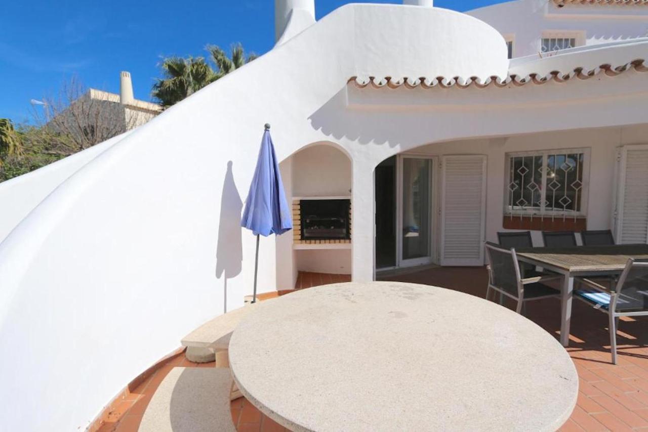 Traditional Portuguese Villa 5 Bedrooms Villa Girassol Prime Location Close To Restaurants Bars Vilamoura Quarteira Bagian luar foto