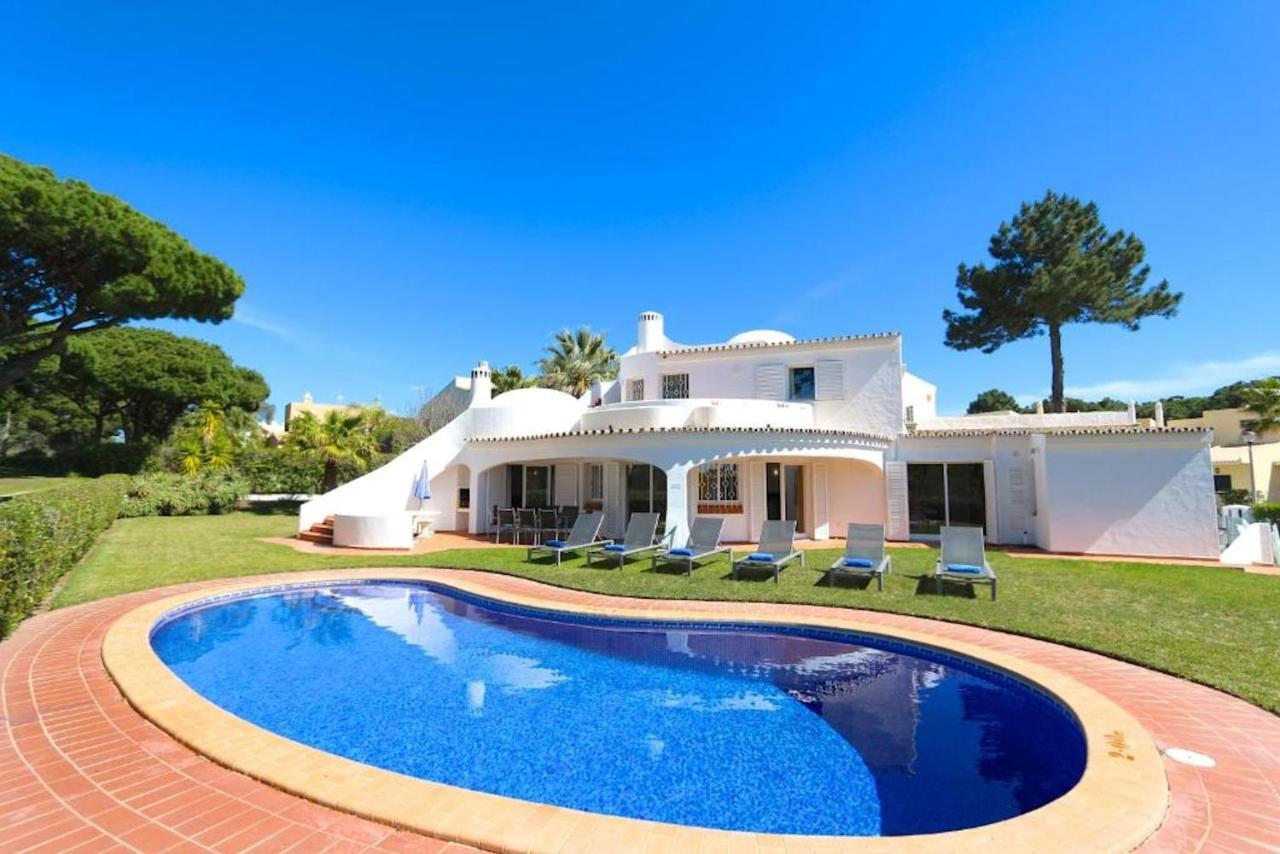 Traditional Portuguese Villa 5 Bedrooms Villa Girassol Prime Location Close To Restaurants Bars Vilamoura Quarteira Bagian luar foto