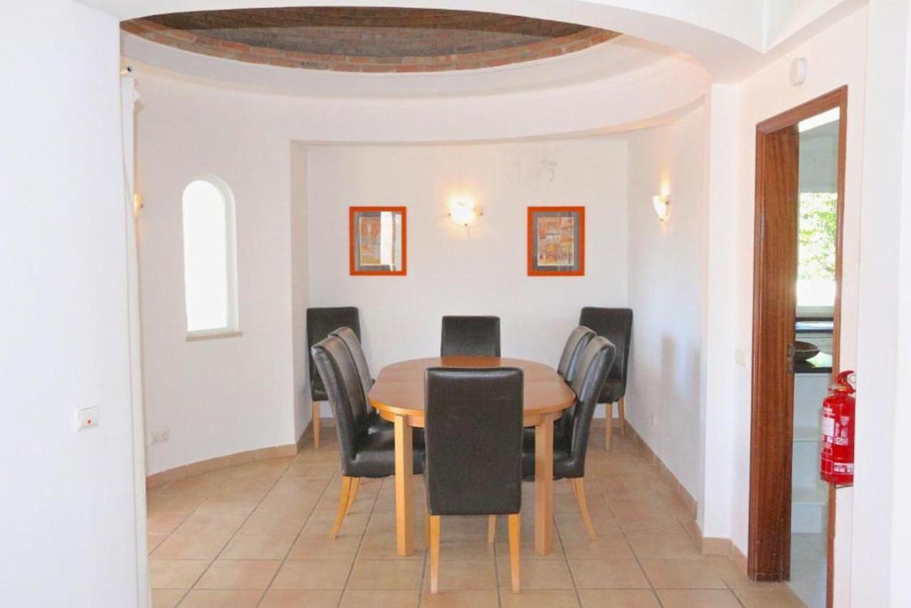 Traditional Portuguese Villa 5 Bedrooms Villa Girassol Prime Location Close To Restaurants Bars Vilamoura Quarteira Bagian luar foto